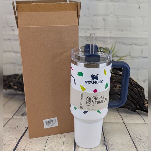 Stanley 40 oz Quencher H2.0 FlowState Tumbler – Ltd. Edition Abstract Ge… - Picture 7 of 7